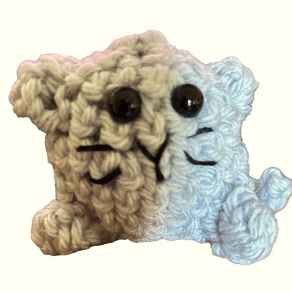 HAND CRAFTED Amigurumi Colorful Crocheted Sitting Kitty Soft Figurine - Picture 3 of 6